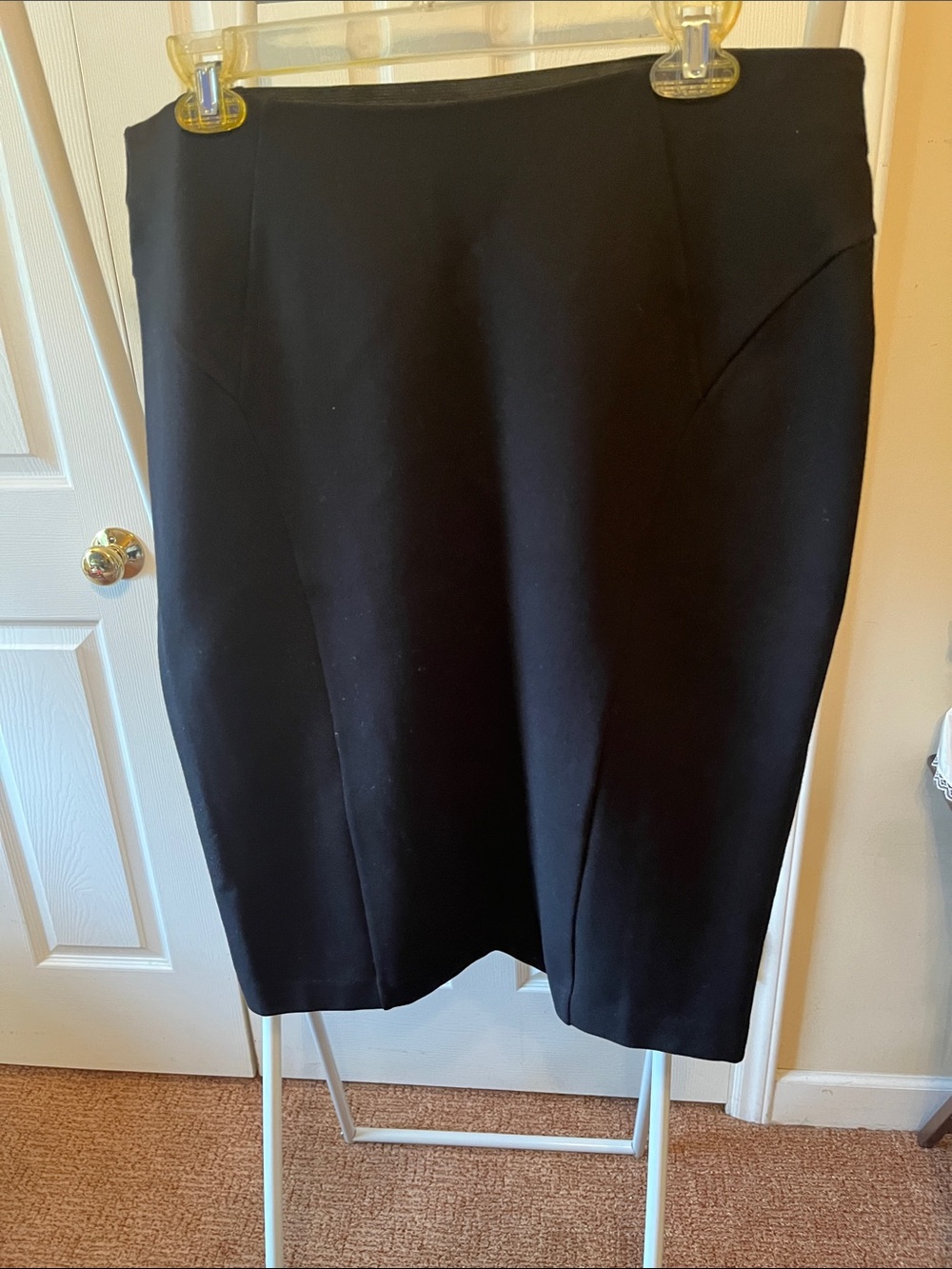 Ellen Tracy Black Pencil Skirt - Tailored Workwear W19” L 25”